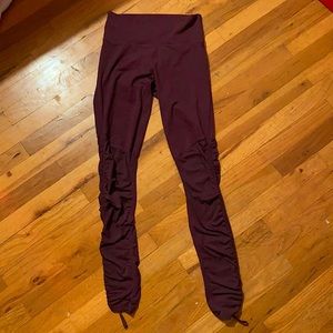 Maroon fabletics leggings